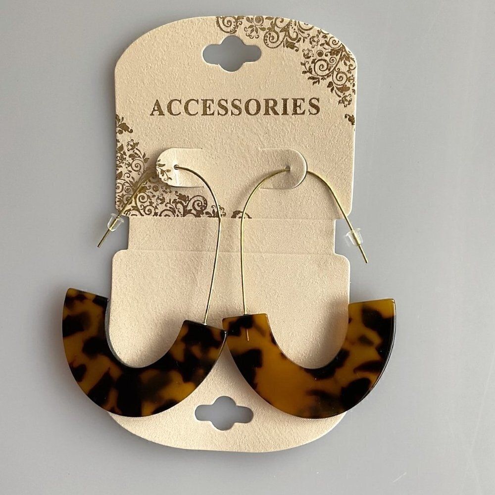New Tortoise Shell Hoop Thread Earrings - Picture 3 of 4
